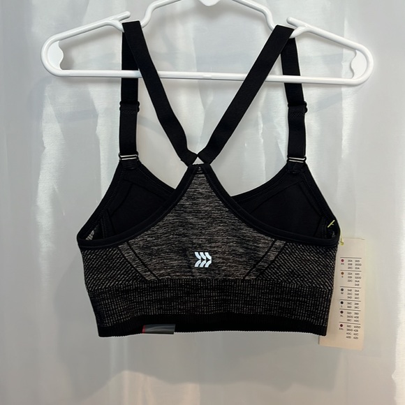 1 piece seamless cami bra. 1783 - Picture 2 of 6